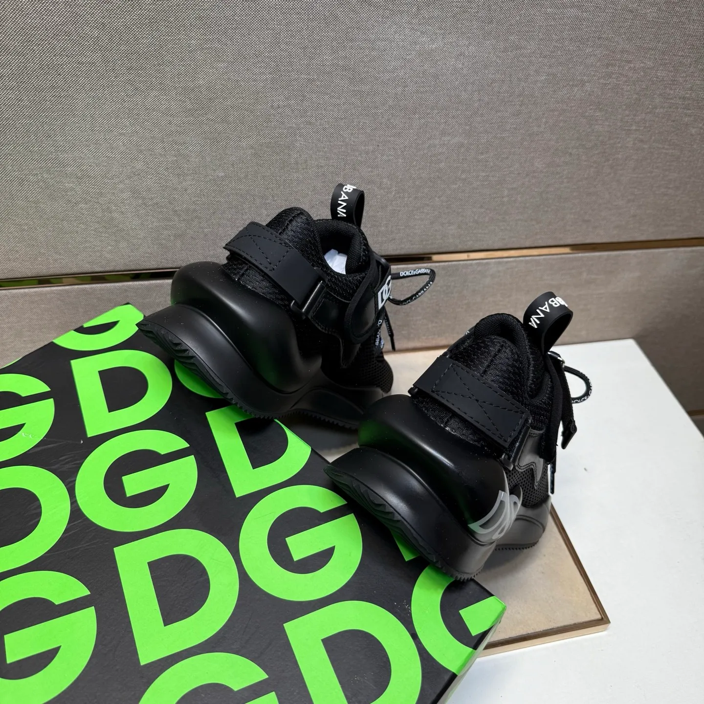 ⬛️Men's shoes 💰p540【DG～】couple casual shoes 2025z cabinet sales simultaneously 🔶Size: 35-44 #️⃣ 🔷2 colors🔜The upper is made of multi-material splicing➕Mesh lining, comfortable and breathable, sole: original comfortable and wear-resistant outsole, ⚠️real thing📱photographed🎬real thing is better📢📢📢
